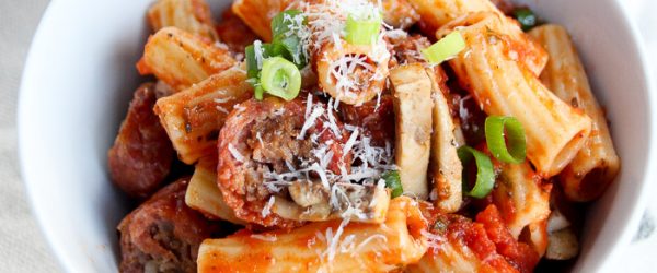 Here's an easy, budget-friendly recipe to make for dinner! Celebrate #bratsgiving with this recipe idea using rigatoni pasta, veggies, and grilled brats!