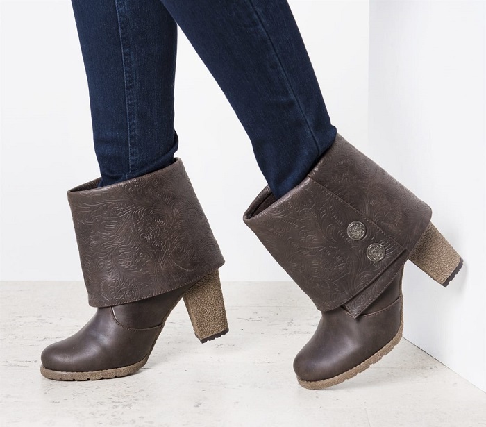 MUK LUKS Women's Chris Boots $12.99 